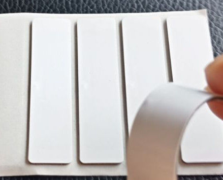 Firmenlogo UHF RFID-Etiketten Tags auf Metall oder Nichtmetall in der Lieferkette