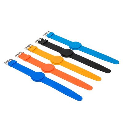 OEM Smart Silicone NFC RFID Zugangskontroll Armbänder 13.56MHZ für Festivalveranstaltungen