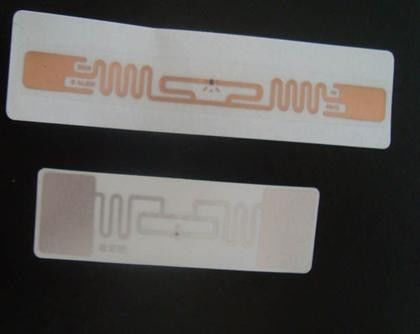 OEM Langstrecken-passive RFID-Chip-Aufkleber Smart-Klebstoff UHF RFID-Smart-Tag