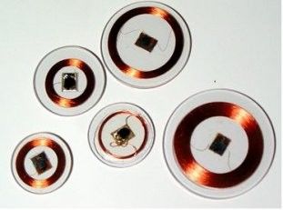 PVC-Kunststoff Programmierbare RFID-Tags Zugriffskontrolle 125KHz 13,56MHz 512 Bits R/W
